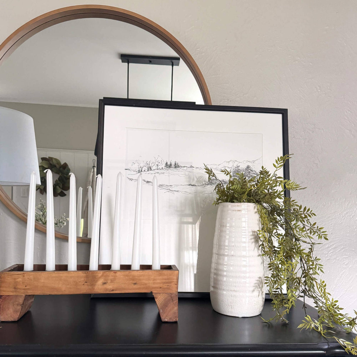 Ivory Glossed Vase – Crackled Ivory Ceramic with Subtle Ribbed Texture