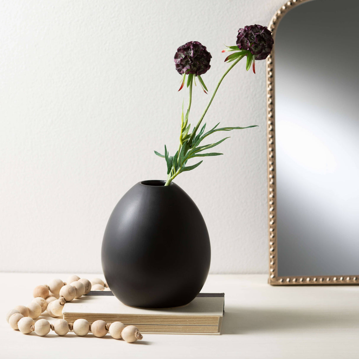 Modern Matte Black Oval Vase– Sleek Statement Accent for Floral & Minimalist Decor