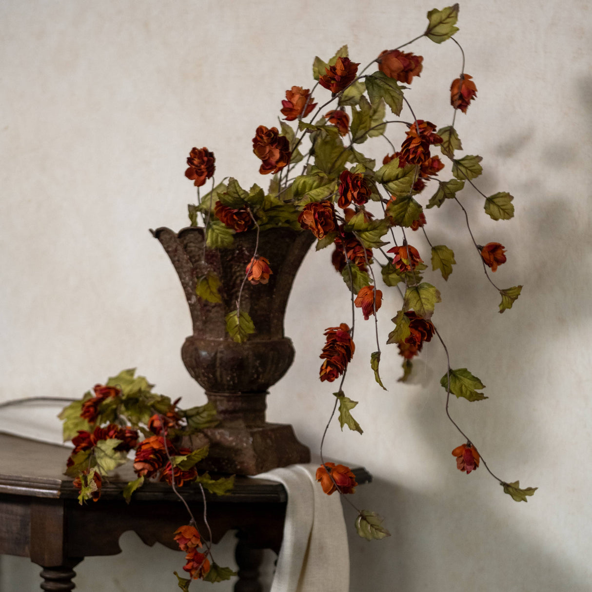 Hanging Sienna Hops Spray – Cascading Faux Floral Stem for Autumn & Harvest Décor