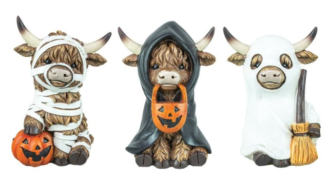 Trick-or-Treating Highland Cow – Halloween Décor - Inspired Homes by Cricket