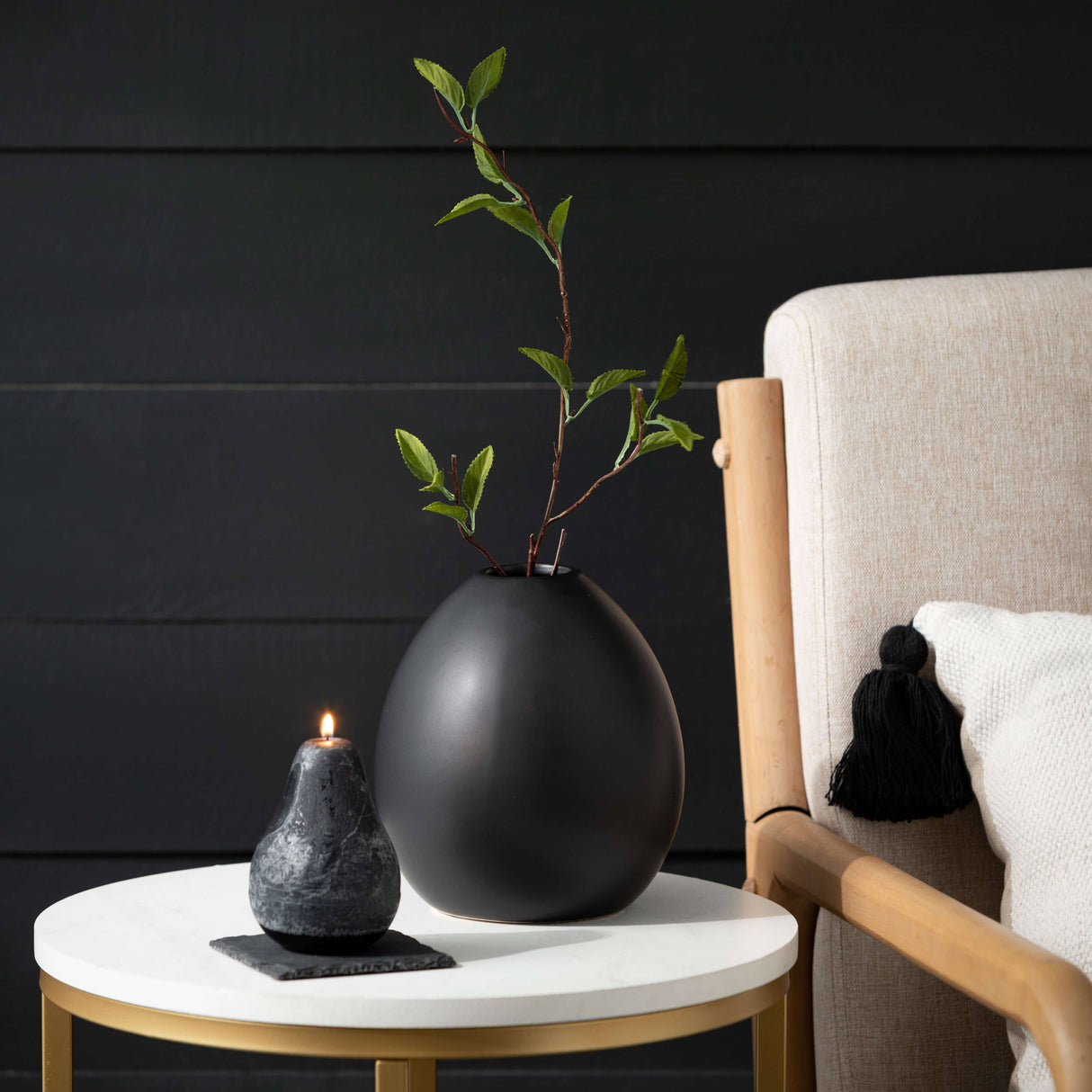 Modern Matte Black Oval Vase– Sleek Statement Accent for Floral & Minimalist Decor